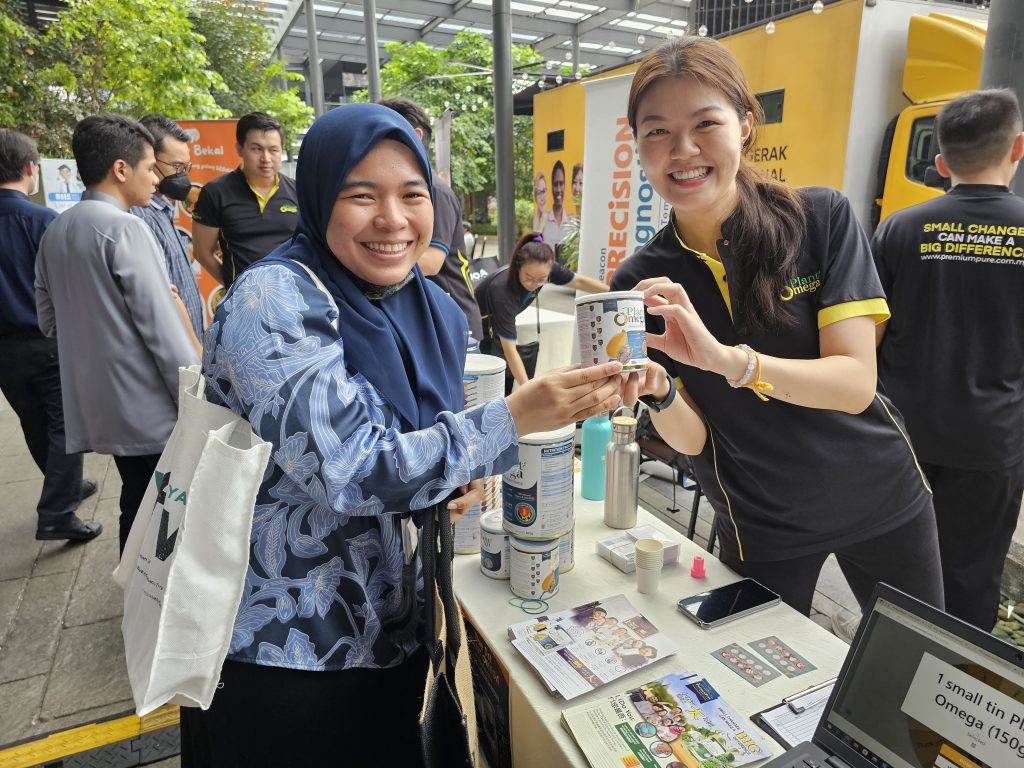 Picture of Beacon Precision Diagnostics and other affiliates during the UOA Wellness Day 2023 at The Sphere